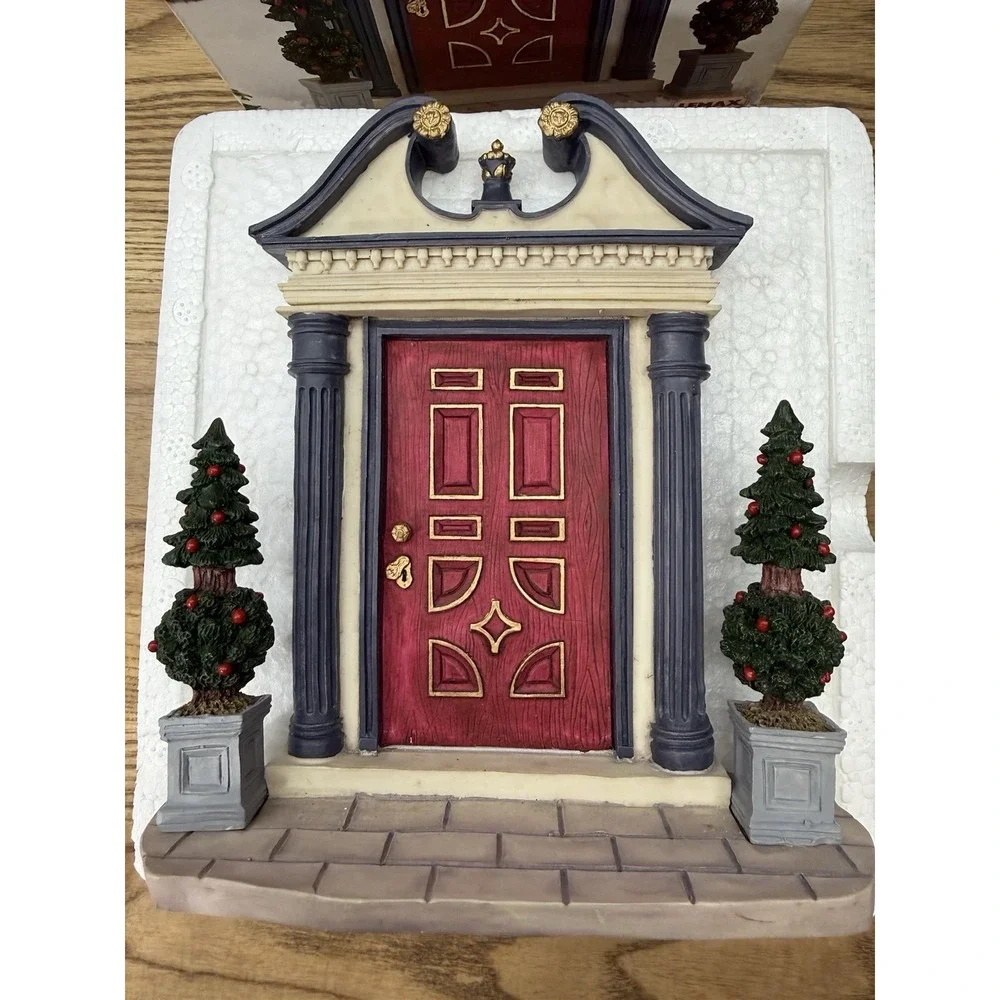 Lemax Christmas Village Memory Makers Colonial Red Door Boxed Vintage Xmas 77068